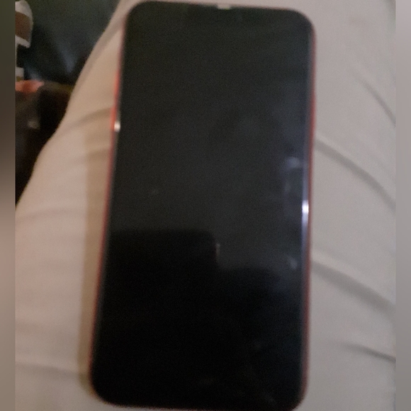 Red iphone XR - Picture 2 of 2